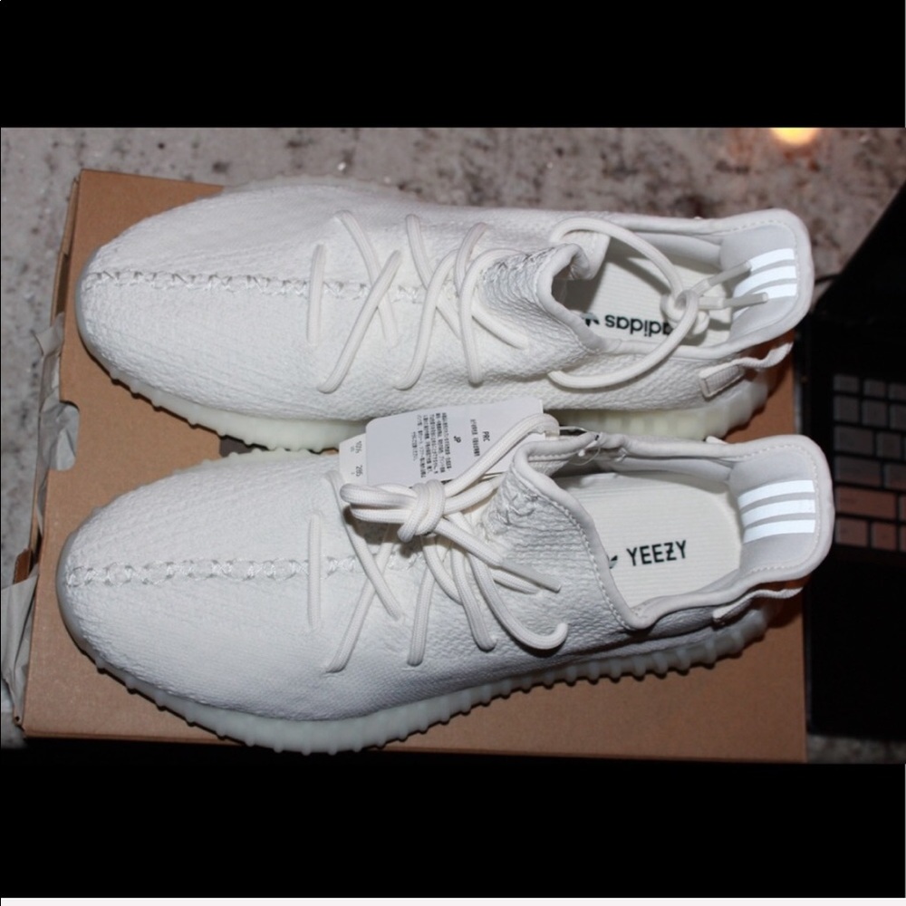 Yeezy Boost 350 V2 Triple White